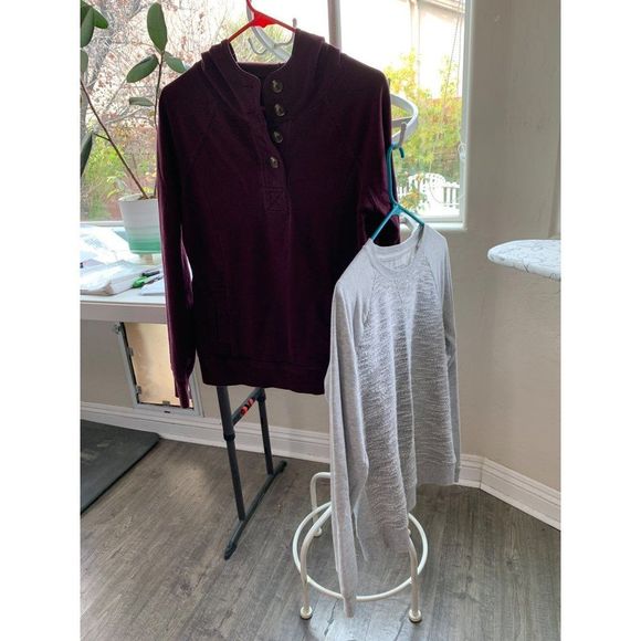 Lot of 2 Womens Sweatshirts Pullover Converse and Sonoma Size Medium 6250 - Picture 1 of 13